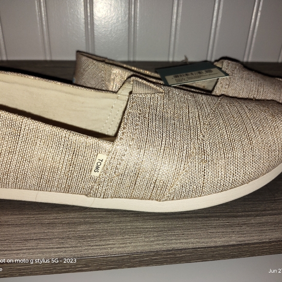 Women's size 12 Toms - Picture 7 of 12